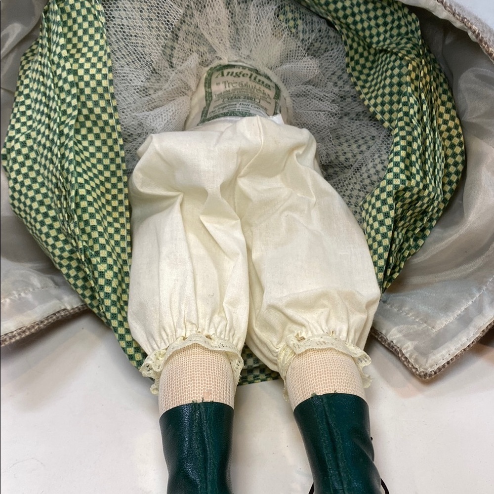 Vintage 2001 Angelina Collection Green and Brown Doll with Accessory - Picture 14 of 14